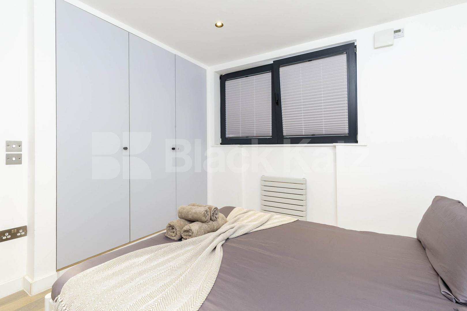 Stunning recently refurbished one bedroom close to Euston St Drummond Street, Camden / Euston